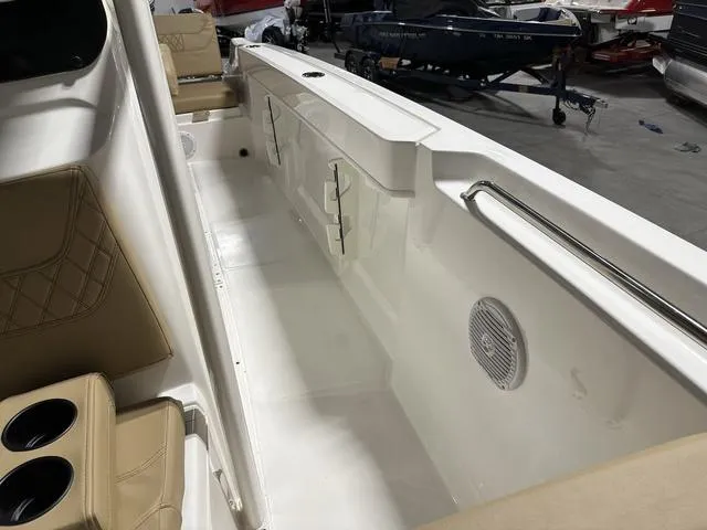 Slide: The Image of Bayliner Trophy T22 CX 2024 - 32