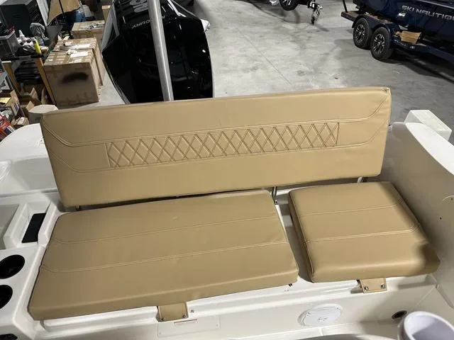 Slide: The Image of Bayliner Trophy T22 CX 2024 - 6