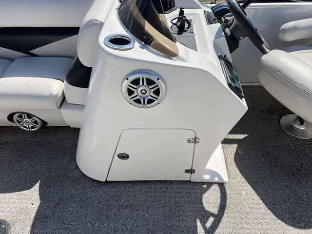 Slide: The Image of Harris Cruiser 200 2014 - 23