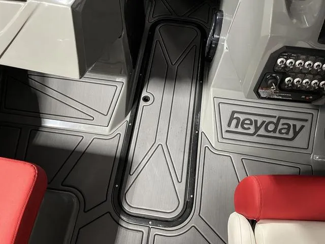 Slide: The Image of Heyday Wake Boats WT-SURF 2023 - 27