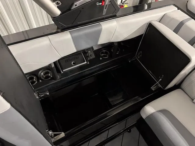 Slide: The Image of Malibu Wakesetter 22 LSV 2024 - 23