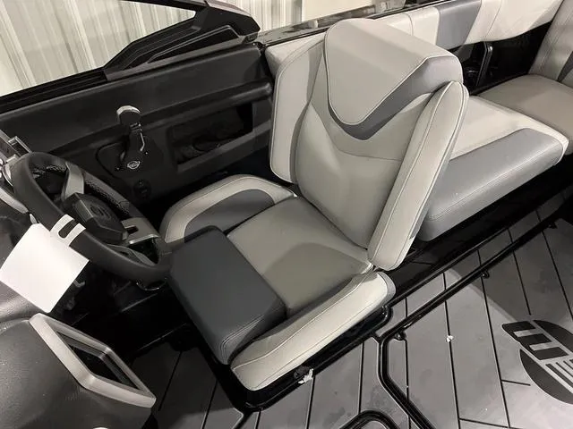 Slide: The Image of Malibu Wakesetter 22 LSV 2024 - 25