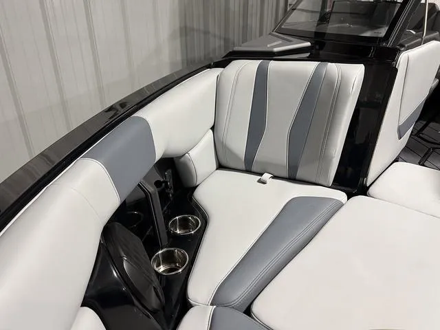 Slide: The Image of Malibu Wakesetter 22 LSV 2024 - 35