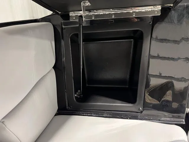 Slide: The Image of Malibu Wakesetter 22 LSV 2024 - 36