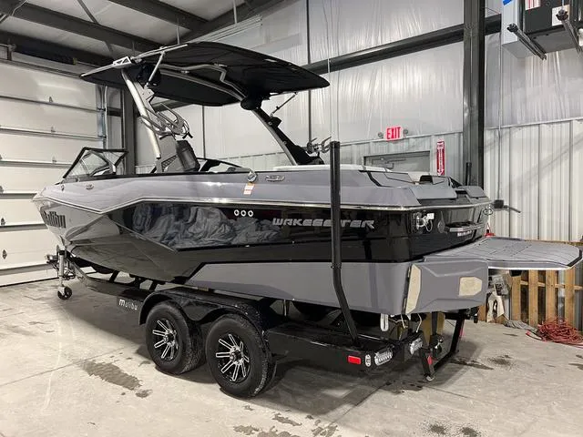 Slide: The Image of Malibu Wakesetter 22 LSV 2024 - 4