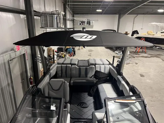 Slide: The Image of Malibu Wakesetter 22 LSV 2024 - 41