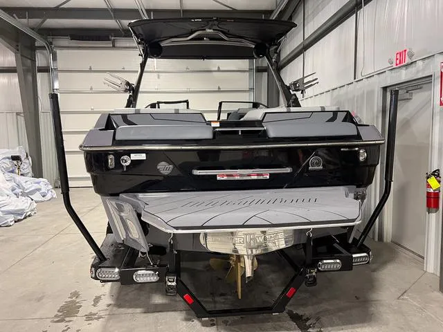 Slide: The Image of Malibu Wakesetter 22 LSV 2024 - 5