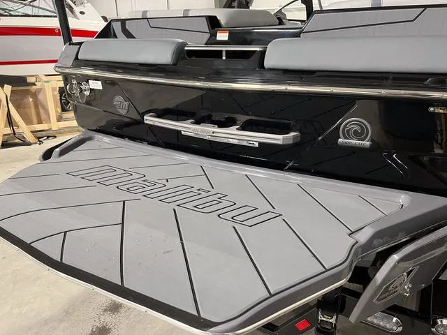 Slide: The Image of Malibu Wakesetter 22 LSV 2024 - 8