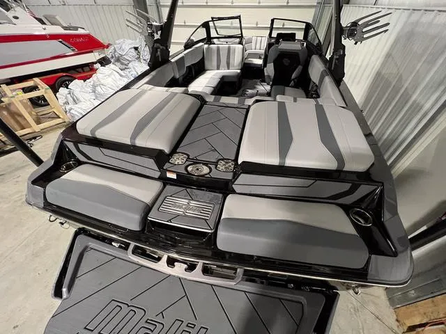 Slide: The Image of Malibu Wakesetter 22 LSV 2024 - 9