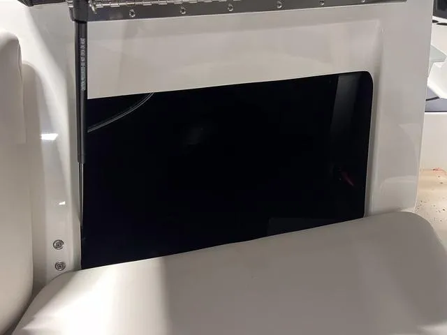 Slide: The Image of Axis T220-r 2024 - 20