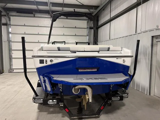 Slide: The Image of Axis T220-r 2024 - 5