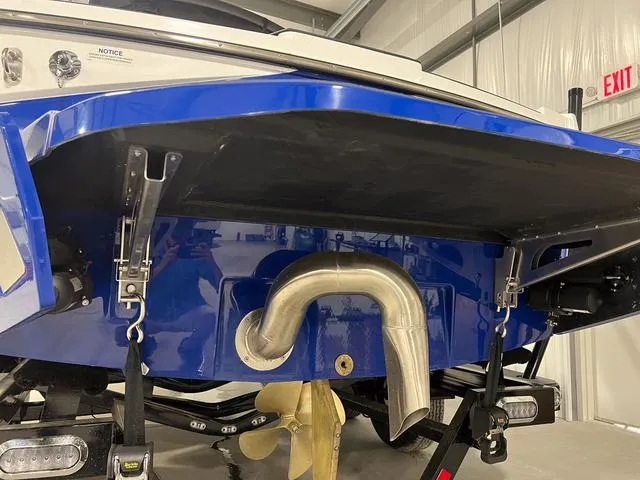 Slide: The Image of Axis T220-r 2024 - 6