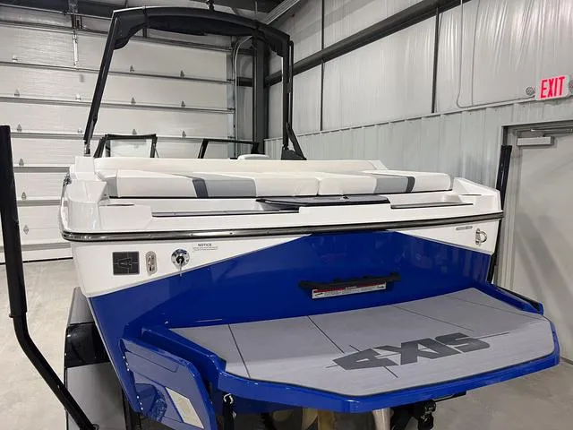 Slide: The Image of Axis T220-r 2024 - 8