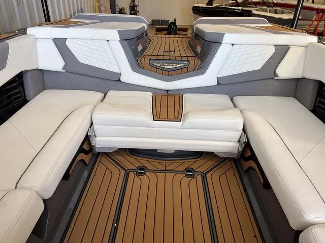 Slide: The Image of Nautique Super Air Nautique G23 2024 - 17