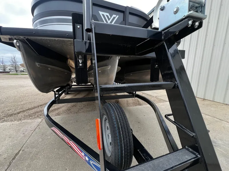 Slide: The Image of Close-up of 2022 Viaggio 23U Diamante boat on a trailer. - 5