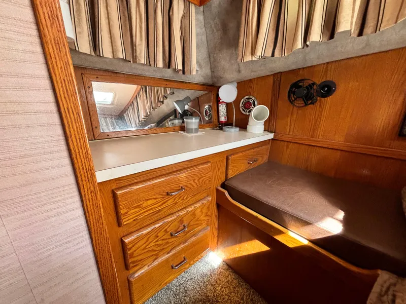 Slide: The Image of Silverton Motor Yacht 1987 - 50