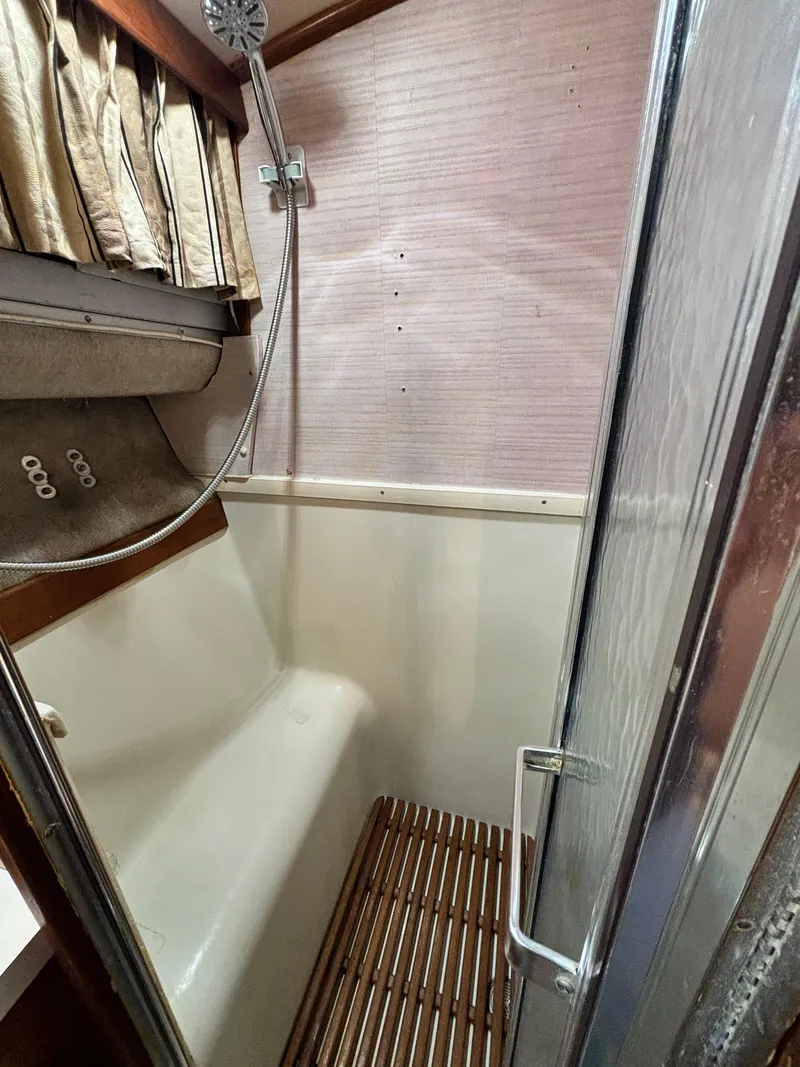 Slide: The Image of Silverton Motor Yacht 1987 - 54