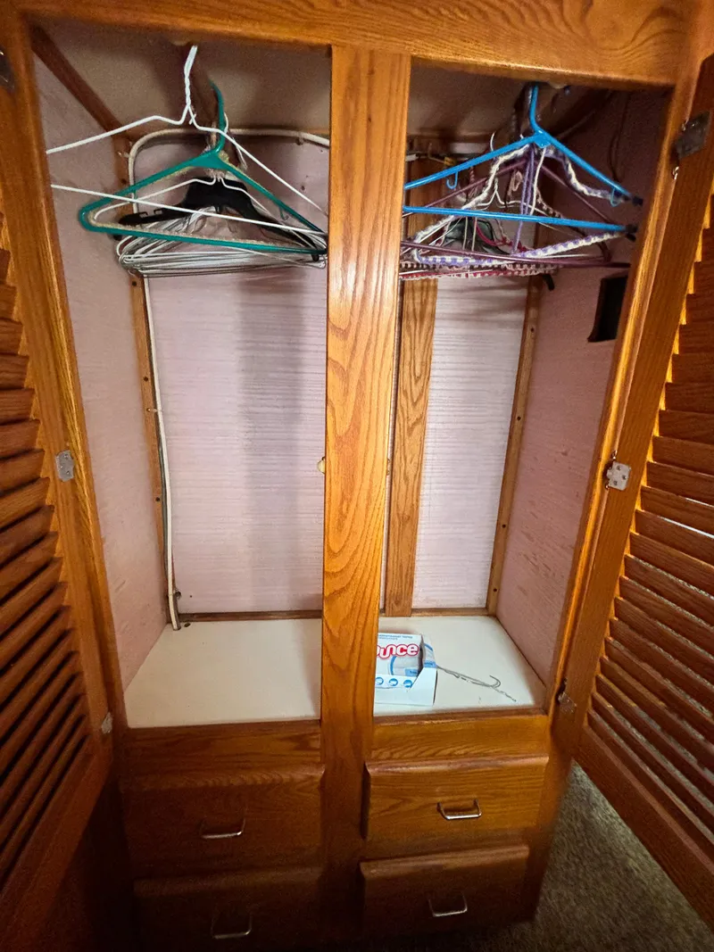 Slide: The Image of Silverton Motor Yacht 1987 - 56