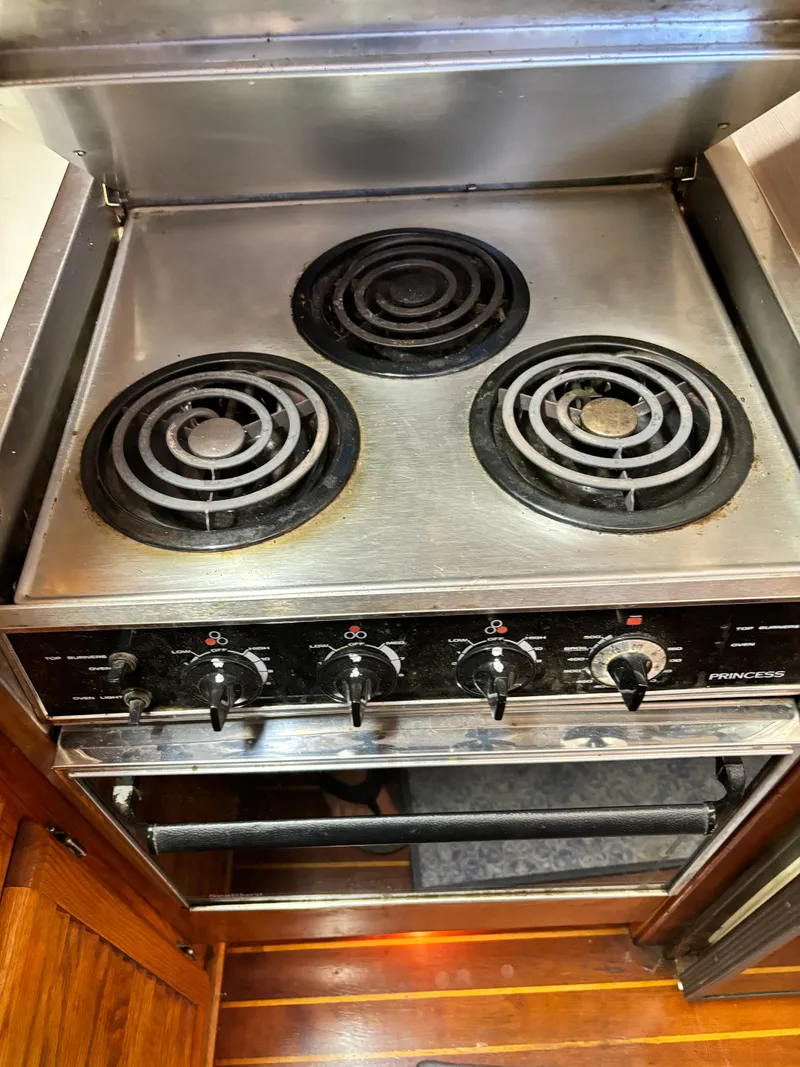 Slide: The Image of Silverton Motor Yacht 1987 - 63