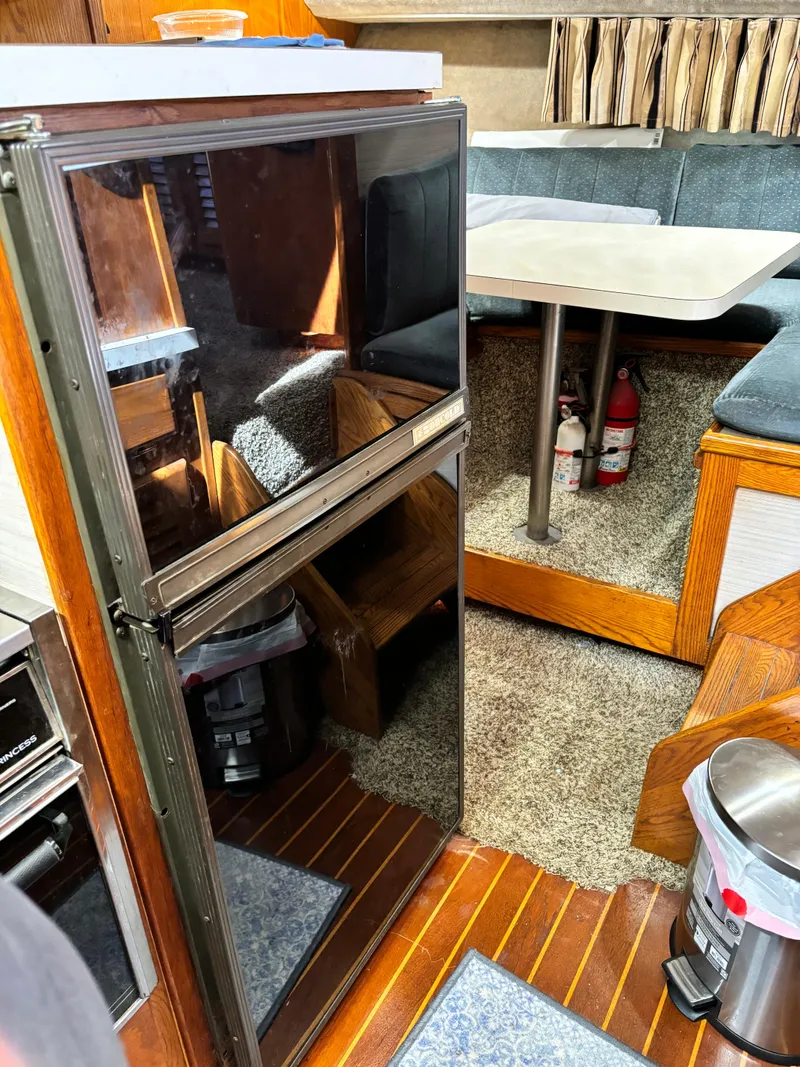 Slide: The Image of Silverton Motor Yacht 1987 - 65