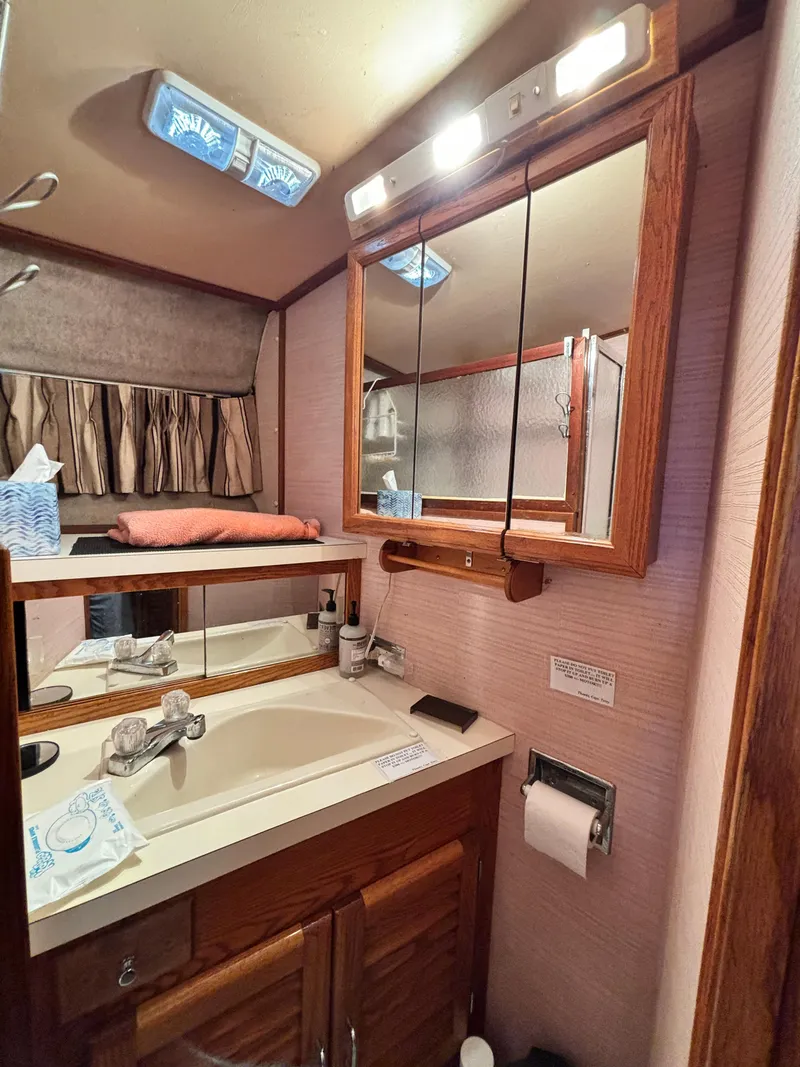 Slide: The Image of Silverton Motor Yacht 1987 - 70