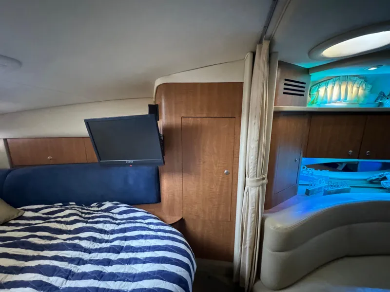 Slide: The Image of Sea Ray Sundancer 320 2006 - 16