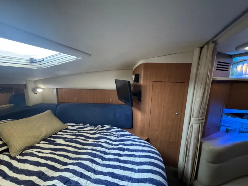 Slide: The Image of Sea Ray Sundancer 320 2006 - 17