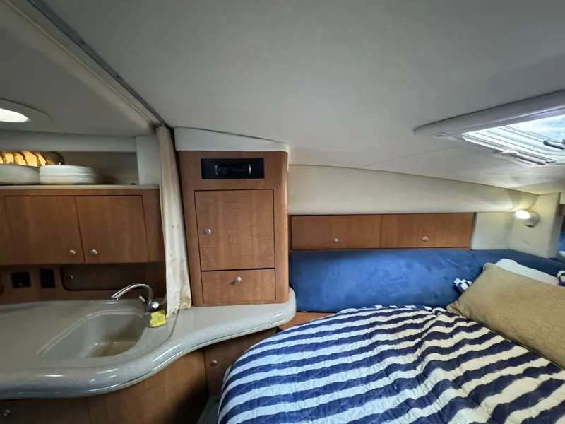 Slide: The Image of Sea Ray Sundancer 320 2006 - 18