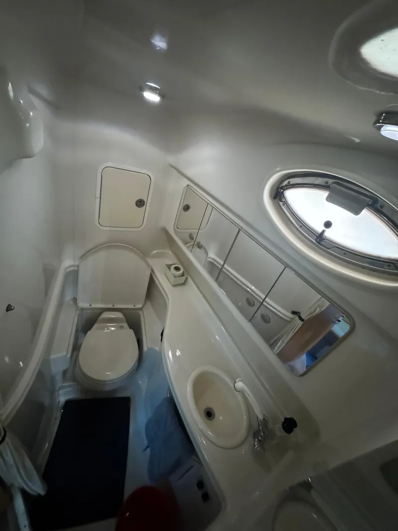 Slide: The Image of Sea Ray Sundancer 320 2006 - 21