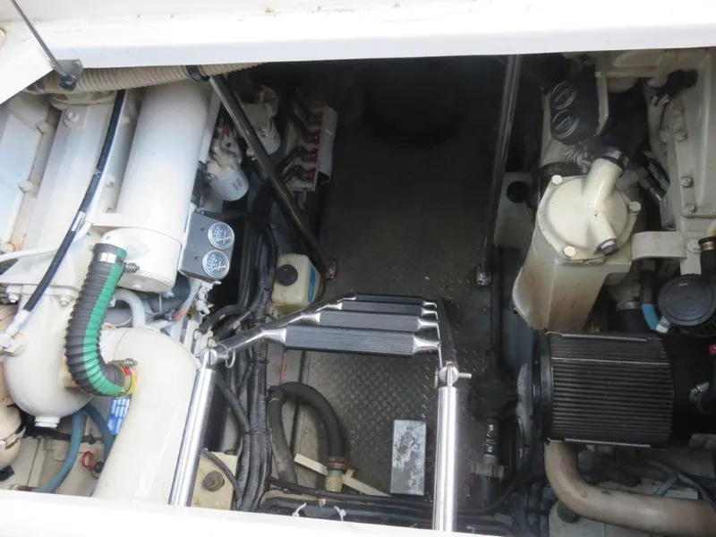 Slide: The Image of Sea Ray 450 Express Bridge 2002 - 15