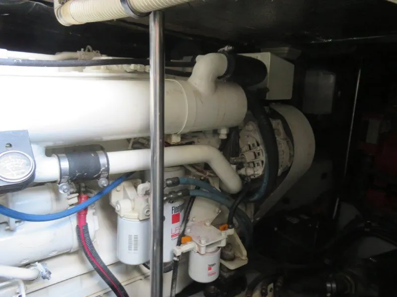 Slide: The Image of Sea Ray 450 Express Bridge 2002 - 19