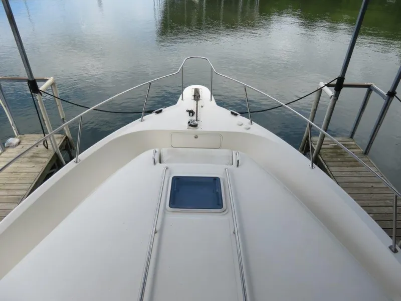 Slide: The Image of Sea Ray 450 Express Bridge 2002 - 4