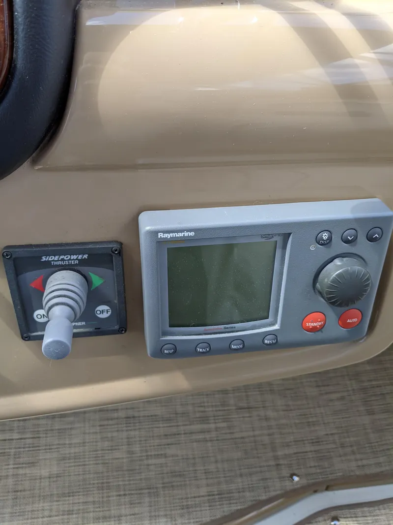 Slide: The Image of Carver 466 Motor Yacht 2001 - 52