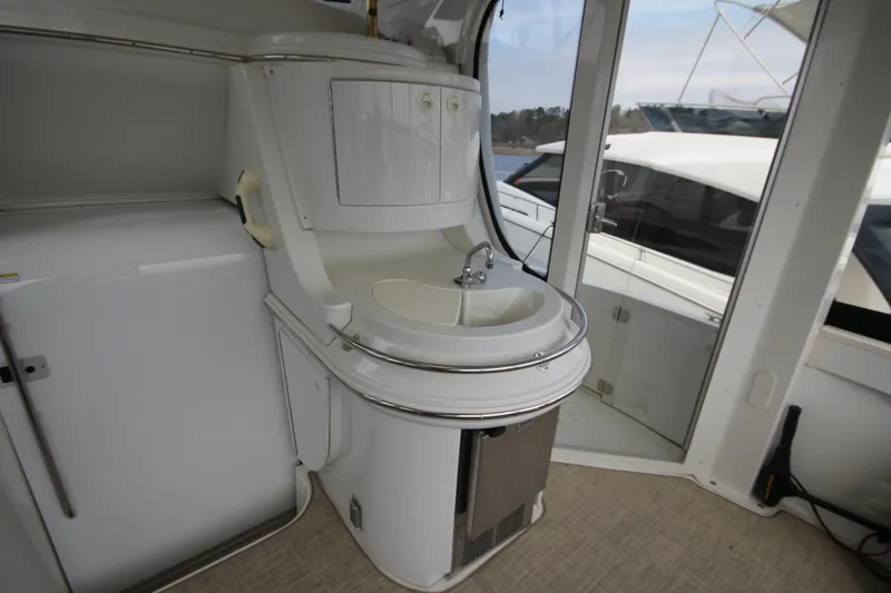 Slide: The Image of Carver 466 Motor Yacht 2001 - 60