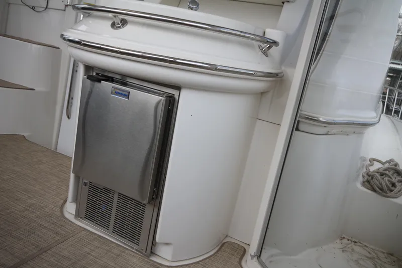 Slide: The Image of Carver 466 Motor Yacht 2001 - 61