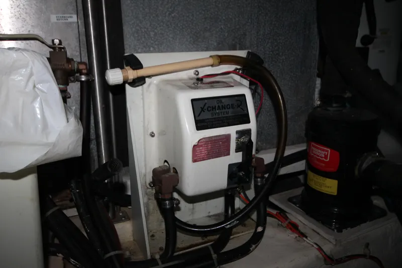 Slide: The Image of Carver 466 Motor Yacht 2001 - 70