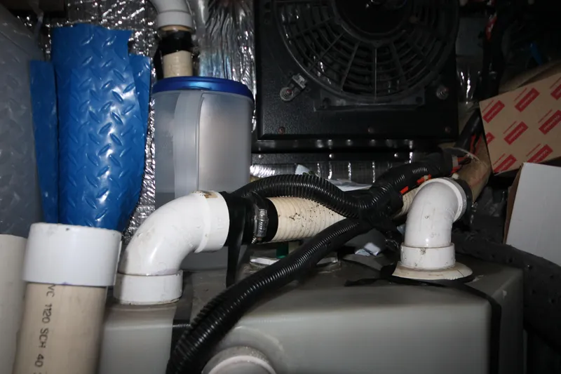 Slide: The Image of Carver 466 Motor Yacht 2001 - 75