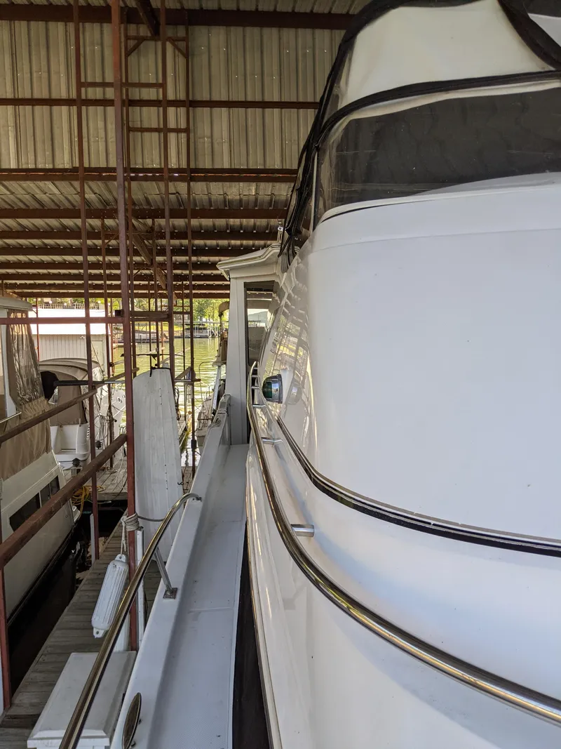 Slide: The Image of Carver 466 Motor Yacht 2001 - 83