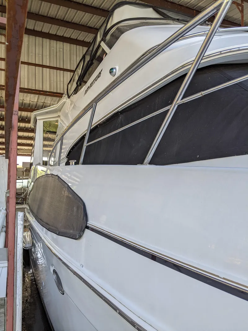 Slide: The Image of Carver 466 Motor Yacht 2001 - 85