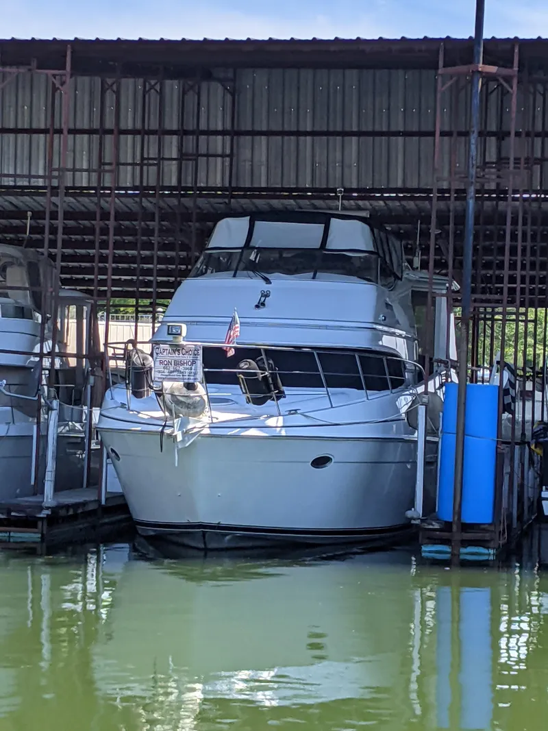 Slide: The Image of Carver 466 Motor Yacht 2001 - 87