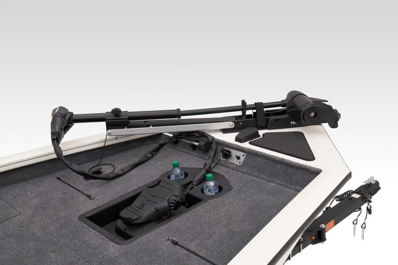 Slide: The Image of Tracker Pro Team 190 TX 2024 - 17