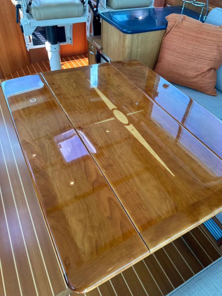 Slide: The Image of Salon Table - 16