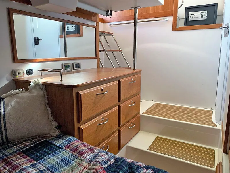 Slide: The Image of Crew Cabin - 25