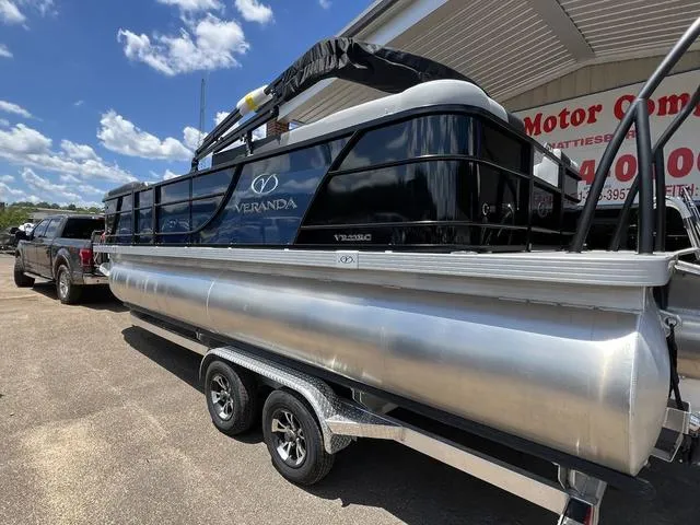 Slide: The Image of Veranda VR22RC Luxury Tri-Toon 2024 - 12