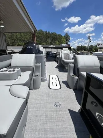 Slide: The Image of Veranda VR22RC Luxury Tri-Toon 2024 - 13