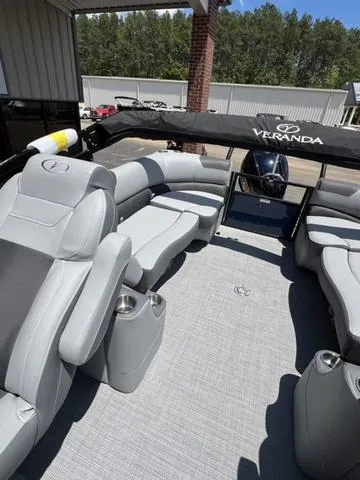 Slide: The Image of Veranda VR22RC Luxury Tri-Toon 2024 - 18