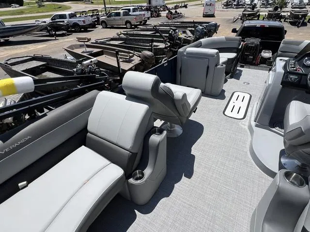 Slide: The Image of Veranda VR22RC Luxury Tri-Toon 2024 - 23