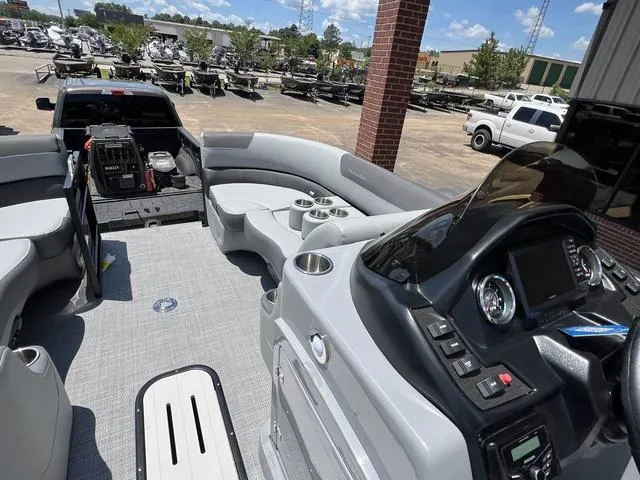 Slide: The Image of Veranda VR22RC Luxury Tri-Toon 2024 - 25