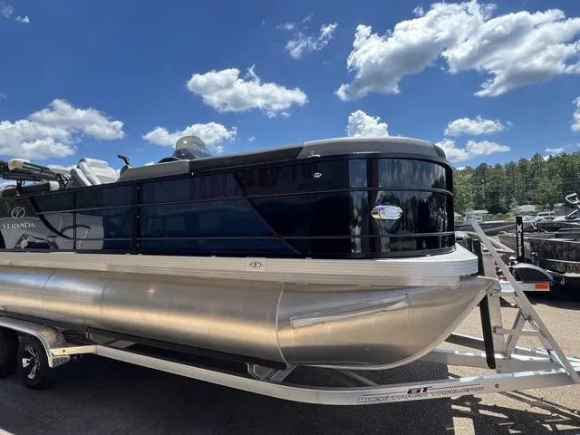 Slide: The Image of Veranda VR22RC Luxury Tri-Toon 2024 - 4