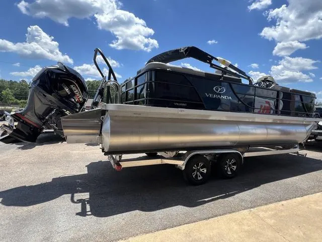 Slide: The Image of Veranda VR22RC Luxury Tri-Toon 2024 - 6